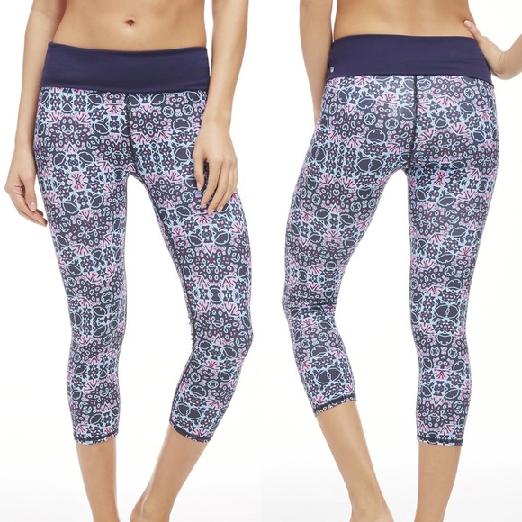 Fabletics Salar Print Powerhold Capri Pants - Picture 3 of 8